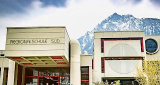 Entscheidung naht. Noch gibt es zwei ernst zu nehmende Kandidaten f&uuml;r den neuen Schuldirektor der &laquo;Schulen Brig S&uuml;d&raquo;.Foto WB/Andrea Soltermann