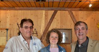 Alain De Preux, Verwalter, Hannelore Tsokhim, Oberwalliser Vertreterin und Charles-Henri Zuchuat, Pr&auml;sident (von links).