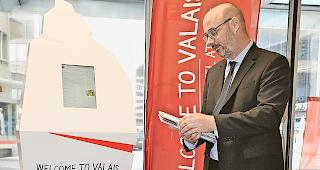 Eine Stele statt Dutzender Brosch&uuml;ren. WIWA-Projektleiter Marc Franzen: Alle relevanten Informationen finden sich seit gestern auf einer einzigen Webseite.Foto wb