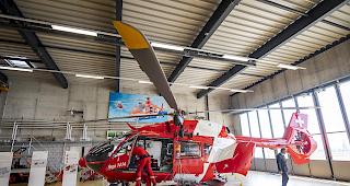 Die Drohne der Rega fliegt in einer H&ouml;he von 80 bis 100 Metern. Sie ist mit Satellitennavigation, einer W&auml;rmebildkamera und einer Mobilfunk-Ortung ausgestattet. (Symbolbild)