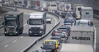 Gotthard: &Uuml;ber zwei Stunden Zeitverlust am Samstag. Vor dem Mittag ereignete sich nach dem S&uuml;dportal in Fahrtrichtung Norden zudem ein Unfall, die R&auml;umungsarbeiten sind im Gang.