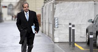 Keine direkte Abstimmung. Gerhard Pfister zum Bundesgerichtsurteil, das am Mittwoch die Abstimmung &uuml;ber die CVP-Initiative zur Heiratsstrafe f&uuml;r ung&uuml;ltig erkl&auml;rt hatte: "Das Parlament muss die Gelegenheit haben, mit den richtigen Zahlen die Empfehlung zu &uuml;berdenken."