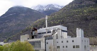 Neue Abfallkategorie. In der KVA Gamsen gelten f&uuml;r das Verbrennen von Altholz k&uuml;nftig tiefere Preise als f&uuml;r Sperrgut.