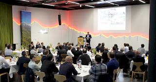 Das Wirtschaftsforum Oberwallis lud am 1. Mai zum Fr&uuml;hst&uuml;ck und gab Einblick in zwei Projekte, die &laquo;die wirtschaftliche Aufbruchstimmung in der Region eindr&uuml;cklich veranschaulichen&raquo;.