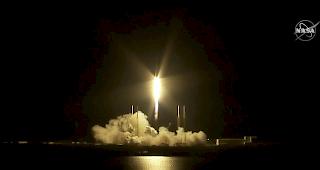 Wichtige Funktion. Die Kapsel soll Vorr&auml;te und Ausr&uuml;stung zur ISS-Crew rund 400 Kilometer &uuml;ber der Erde bringen.