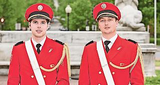 Elias Fux (21) und J&eacute;r&eacute;my Absil (24) vor dem Kapitol in Washington.