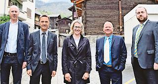 HEV Oberwallis. Sektionspr&auml;sident Matthias Eggel, Gesch&auml;ftsf&uuml;hrer Reinhard Meichtry und die &shy;Vorstandsmitglieder Stefanie Zimmermann, Christian Ritz und Christian Perrig (von rechts).Foto wb