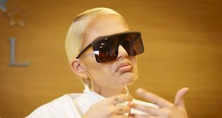 Rapperin Loredana soll ein Oberwalliser Ehepaar um rund 700&nbsp;000 Franken gebracht haben. Sie bestreitet alle Vorw&uuml;rfe. 