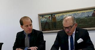 Alles im Lot. Finanzverwalter Marco Summermatter (links) und Stadtpr&auml;sident Louis Ursprung.