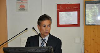 Pierre-Andr&eacute; Pannatier anl&auml;sslich der Jubil&auml;umsfeier: jeder dritte Vermittelte erh&auml;lt direkt nach Beendigung der Tempor&auml;ranstellung einen festen Job.