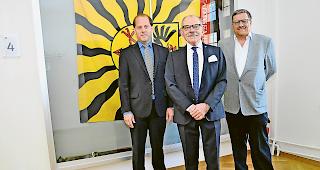 Gut aufgestellt. Finanzverwalter Marco Summermatter, Stadtpr&auml;sident Louis Ursprung und Schreiber Eduard Brogli (von links).