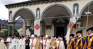 Impressionen der Investitur und des Pontifikalamts vom Samstagnachmittag in der Wallfahrts- und Pfarrkirche Glis.