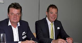 100 Jahre Sodalis. Pr&auml;sident Christoph Imsand (links) und Gesch&auml;ftsf&uuml;hrer Robert Kalbermatten anl&auml;sslich der Jubil&auml;ums-DV am Donnerstag in Visp. Foto wb