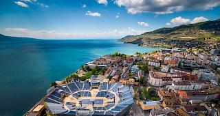 20 Vorf&uuml;hrungen. Die gigantische Arena der diesj&auml;hrigen Ausgabe vom 18. Juli bis zum 11. August hat Pl&auml;tze f&uuml;r 20'000 Zuschauer.