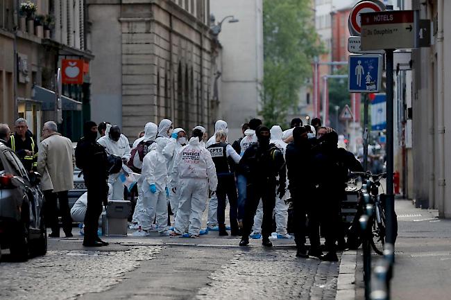 Die französische Polizei fahndet nach einem Mann, der mit einem Velo geflohen sein soll. Bisher hat sich niemand zur Tat bekannt.