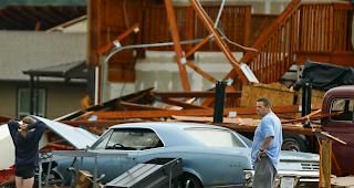 In Teilen der USA haben Tornados eine Spur der Verw&uuml;stung hinterlassen.