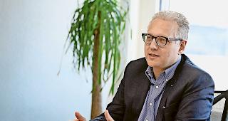 Turbulenter Start. Der neue Standortleiter Renzo Cicillini ist mitunter auch f&uuml;r die geplante  Entflechtung von Pharma&thinsp;&&thinsp;Biotech und der Feinchemie in Visp verantwortlich.