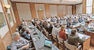 Alles ist bereit. Nun k&ouml;nnen die Verfassungsr&auml;te mit der inhaltlichen Arbeit beginnen.Foto NF Sacha Bittel