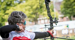 Der Visper Bogeschn&uuml;tze Martin Imboden scheitert im WM-Schzehntel-Final gegen den Italiener Alberto Simonelli. 