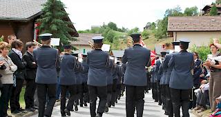 Umleitung. Aufgrund des Marschmusikwettbewerbes wird die Furkastrasse am Samstag und Sonntag jeweils von 15 Uhr bis 20 Uhr gesperrt.