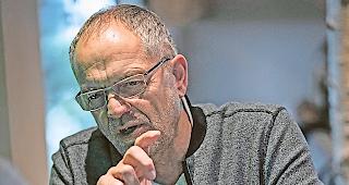 Profi. Jan de Haan wird weltweit als Juror f&uuml;r Blasmusikwettbewerbe engagiert.