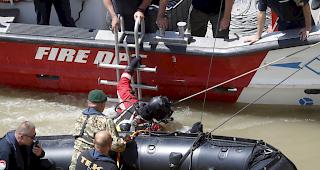 Schlechtes Wetter: Die Bergung stellte die mit Spezialtauchern aus S&uuml;dkorea verst&auml;rkten ungarischen Einsatzkr&auml;fte vor enorme Herausforderungen. (Archivbild)