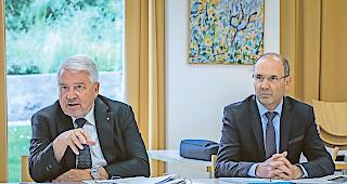 Ambiti&ouml;s. Pr&auml;sident Albert Bass (links) und Direktor Reinhard Venetz wollen mit dem geplanten Neubau &laquo;Stelle&raquo; ein &laquo;im Wallis einmaliges Projekt&raquo; realisieren.