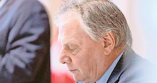 Zerknirscht. Verkehrsdirektor Jacques Melly.