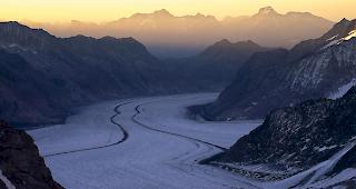 SAC ist sich bewusst, dass Bergsport auch Emissionen verursacht und will deshalb selber weitere Anstrengungen unternehmen.