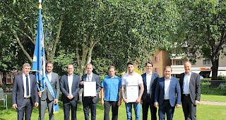 Am diesj&auml;hrigen Burgertr&uuml;ch in Naters wurden f&uuml;nf Burgerbriefe ausgeh&auml;ndigt.