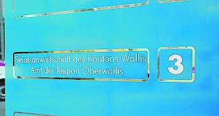 Verurteilt. Die Staatsanwaltschaft Oberwallis hat im &laquo;Fall Rosswald&raquo; einen jungen Mann wegen  illegalem Besitz von Pyros verurteilt. 