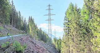 Bauarbeiten. Die Leitung zwischen Ernen und Ulrichen wird derzeit erstellt (Bild), nun wurde der Abschnitt weit bis M&ouml;rel bewilligt.