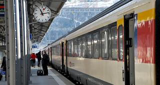 Werbeaktion: Weniger Luftbelastung durch mehr &Ouml;V-Nutzung.