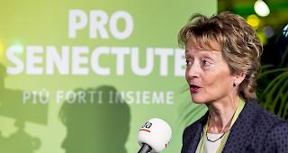 Eveline Widmer-Schlumpf: Freiwilligenarbeit werde heute zum gr&ouml;ssten Teil von Personen zwischen 65 und 74 Jahren geleistet. Fallen diese wegen Zusatzjobs weg, weil sie von der Rente nicht leben k&ouml;nnen, fehlten sie bei der Freiwilligenarbeit.