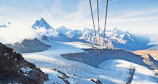 Atemberaubend. Die neue 3S-Bahn der Zermatt Bergbahnen lockte bereits mehr als 650&thinsp;000 Passagiere auf das Klein Matterhorn.