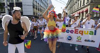 Fast 35'000 Menschen haben am Samstag in Genf an der Geneva Pride teilgenommen. 