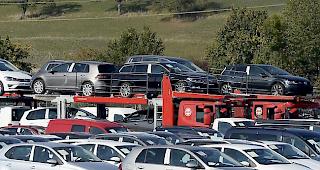 Busse. Die Weko b&uuml;sst mehrere Leasingunternehmen. (Symbolbild)