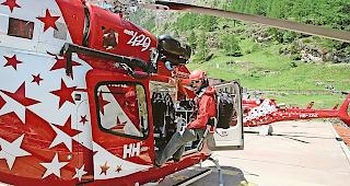 Yann Dupertuis beim Heliport in Zermatt kurz vor einem Einsatz.