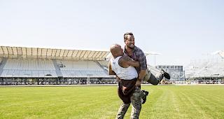 &laquo;Maa g&auml;ge Maa&raquo;. Die Musiker G&ouml;l&auml; und Trauffer treten als &laquo;B&uuml;ezer Buebe&raquo; auf und spielen den offiziellen Song des &laquo;Eidgen&ouml;ssischen&raquo;.