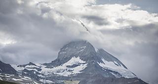 Matterhorn. Am Matterhorn kam am Dienstag ein Alpinist ums Leben.