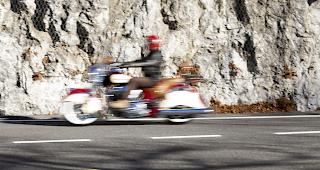 Am Nufenen ist am Freitagmorgen ein Motorradfahrer t&ouml;dlich verungl&uuml;ckt. 
