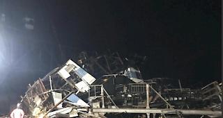 Das Gebiet rund um den eingest&uuml;rzten Kran musste gesperrt werden. 