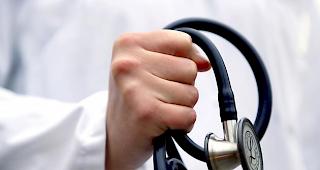 Der Unispital Z&uuml;rich hat untersucht, wie die Kleidung der &Auml;rzte auf die Patienten wirkt.