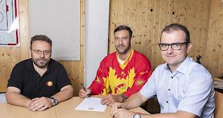 Sportchef Christophe Fellay, Goran Bezina und Klub-Pr&auml;sident Alain Bonnet (von links).