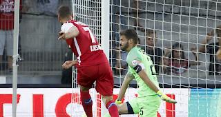 Der Matchwinner: Pajtim Kasami bezwing FCZ-Goalie Yanick Brecher.