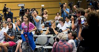 Im Fokus. Die Schwedische Aktivistin Greta Thunberg am europ&auml;ischen Klimagipfel in Lausanne.