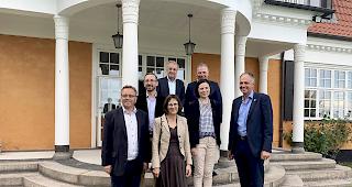 Studienreise. In Sachen Digitalisierung gilt D&auml;nemark als Vorreiter. Die Regierung will sich in Kopenhagen &uuml;ber das d&auml;nische Modell informieren.