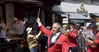 Impressionen des Umzugs am Sonntagnachmittag. 