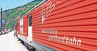 Kapazit&auml;tsengp&auml;sse. An einigen Spitzentagen im Jahr m&uuml;ssen Fahrg&auml;ste von Visp nach Zermatt stehen.