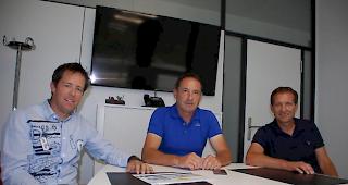 VR-Pr&auml;sident Christian Grichting (mitte) mit dem scheidenden CEO von Leukerbad, Jean-Pierre Rey (rechts), sowie dem k&uuml;nftigen Leiter Urs Zurbriggen.